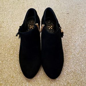 Vince Camuto black suede booties sz 5.5